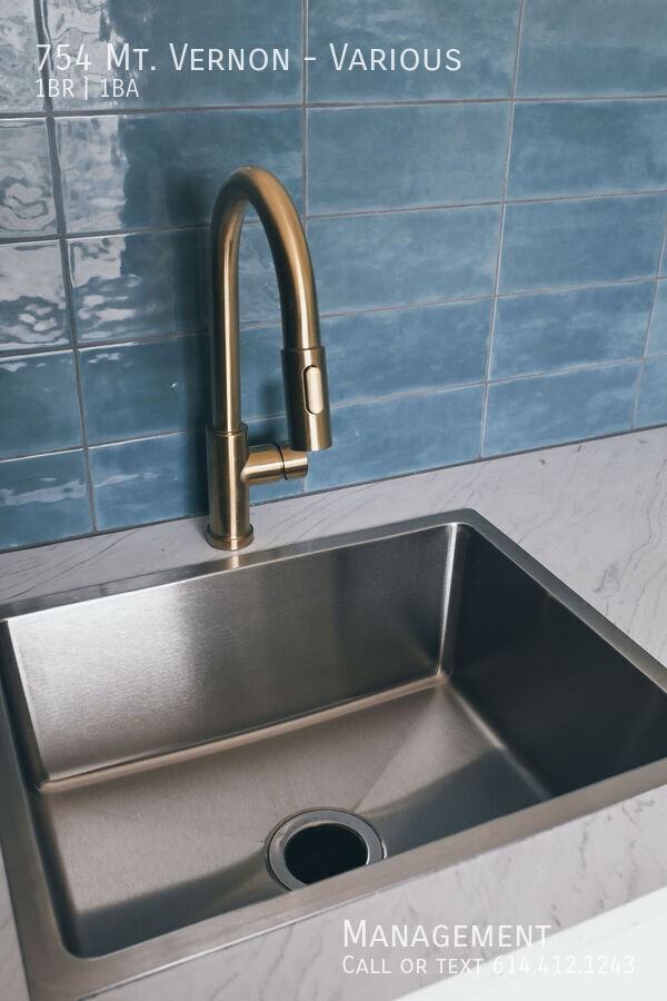 754 Mount Vernon Ave - Photo 6 of 23