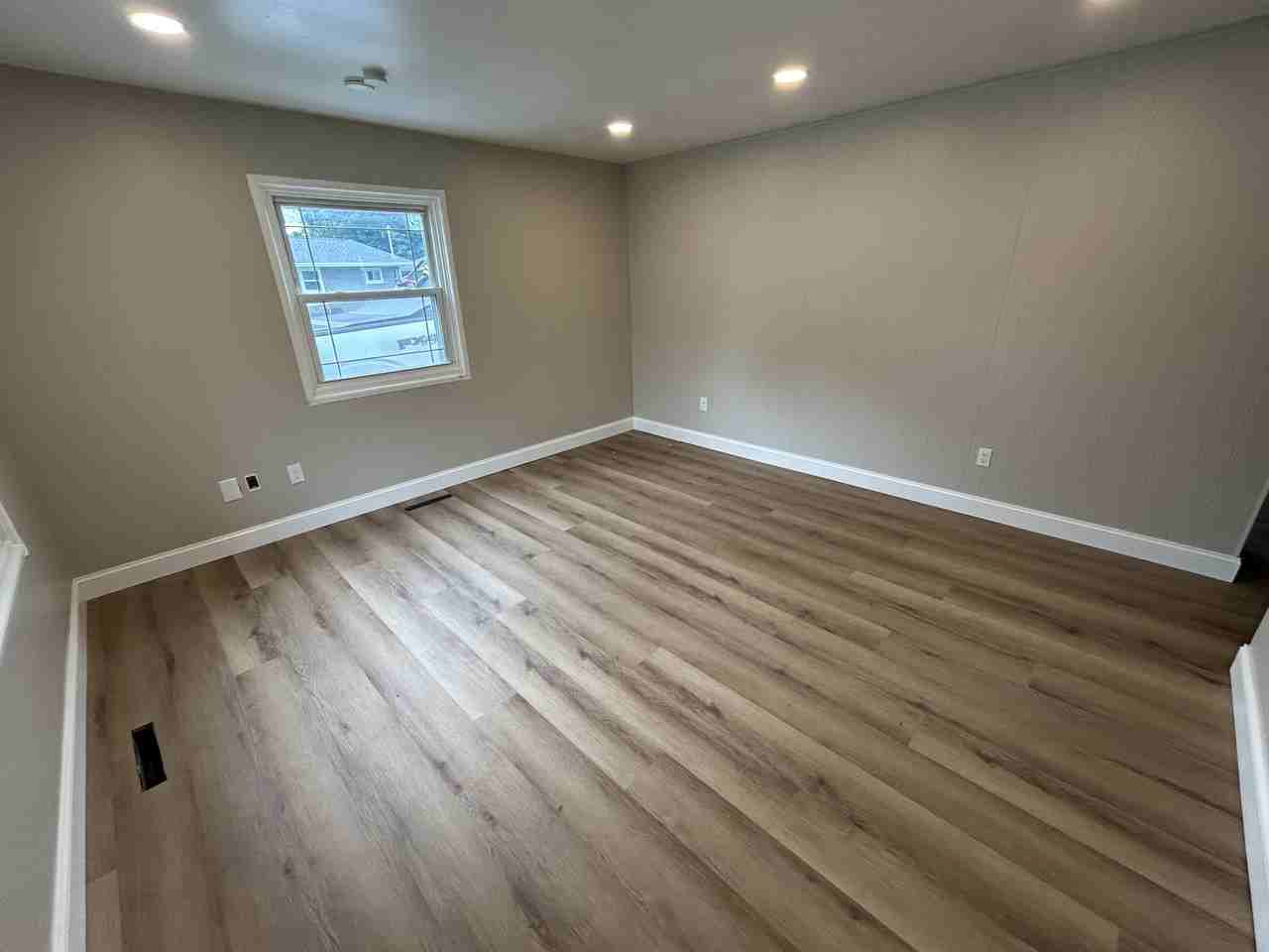 1127 Dibert Ave #NA - Photo 3 of 9