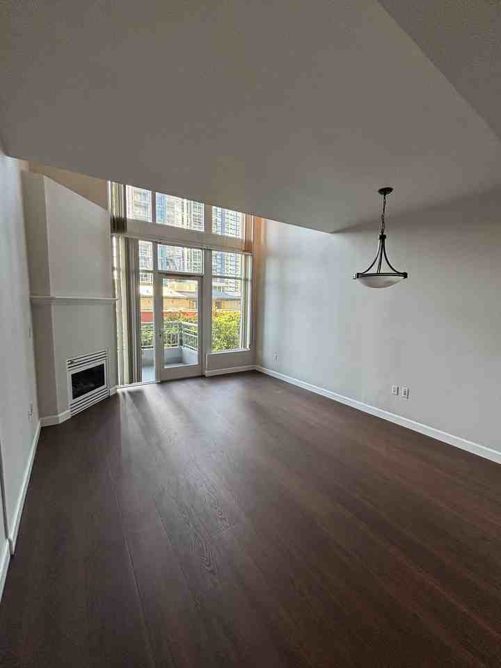 1240 India St #510 - Photo 4 of 18