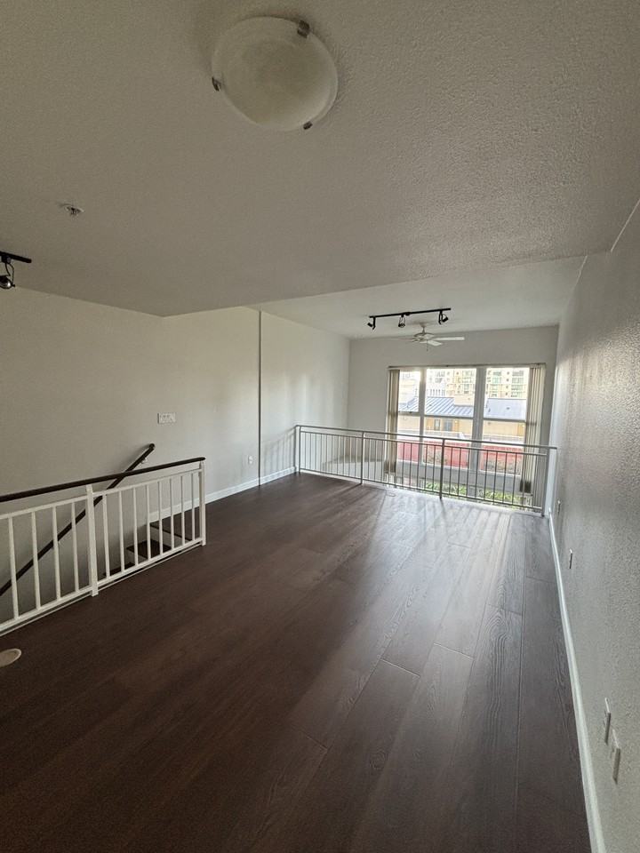 1240 India St #510 - Photo 5 of 18
