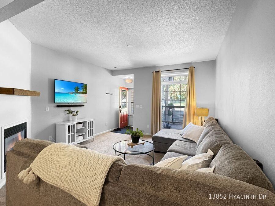 13852 Hyacinth Dr - Photo 3 of 24