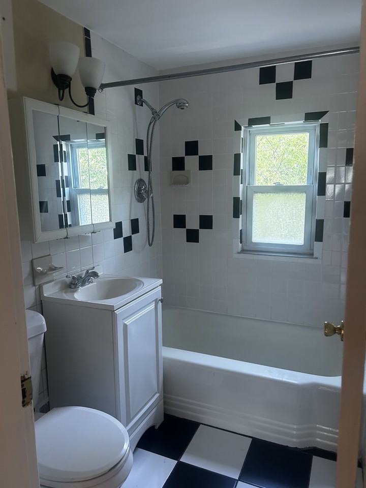35 Sunnyside Ave #NA - Photo 6 of 6