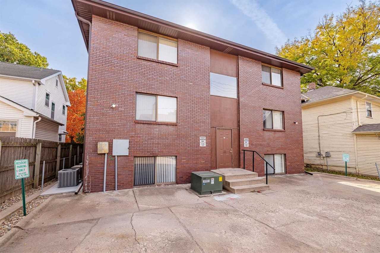 1724 D Street #08 - Photo 3 of 11