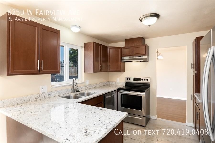 6250 W Fairview Ave - Photo 2 of 50