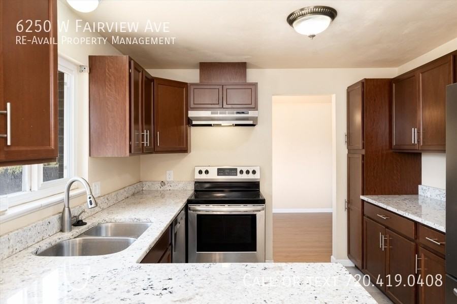 6250 W Fairview Ave - Photo 3 of 50