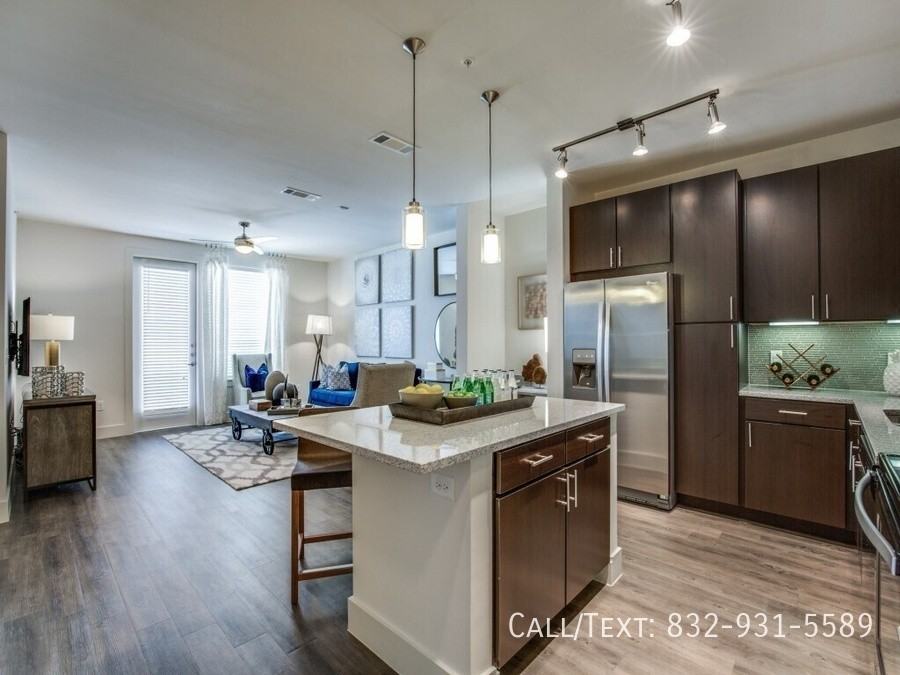 10851 Meadowglen Ln #FW2