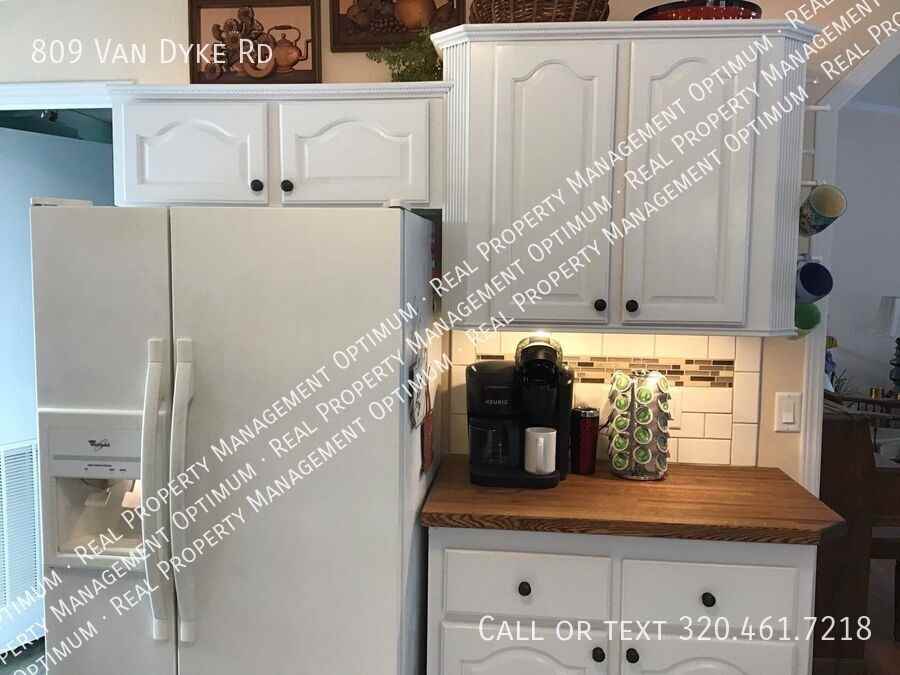 809 Van Dyke Rd - Photo 4 of 34