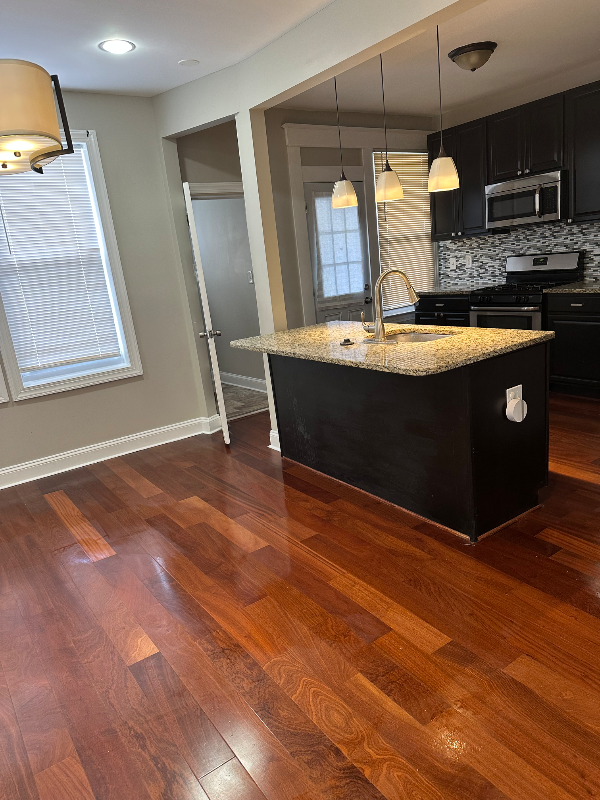 719 N Rosedale St - Photo 7 of 16