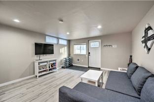 1934 Ne Northgate Way #B - Photo 1 of 1