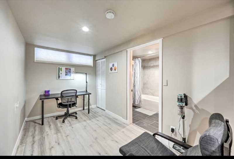 1934 Ne Northgate Way #B - Photo 4 of 6