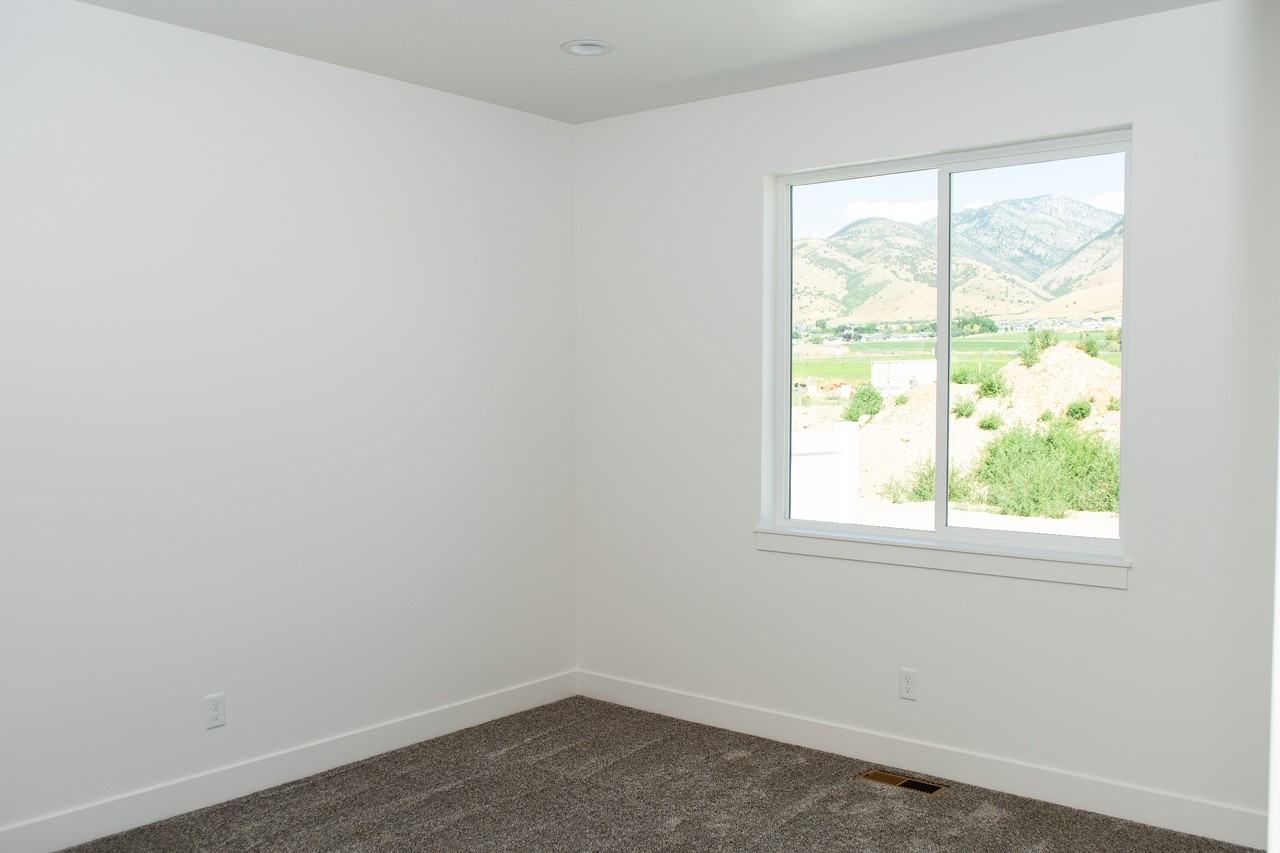 876 S 340 E #1 - Photo 4 of 27