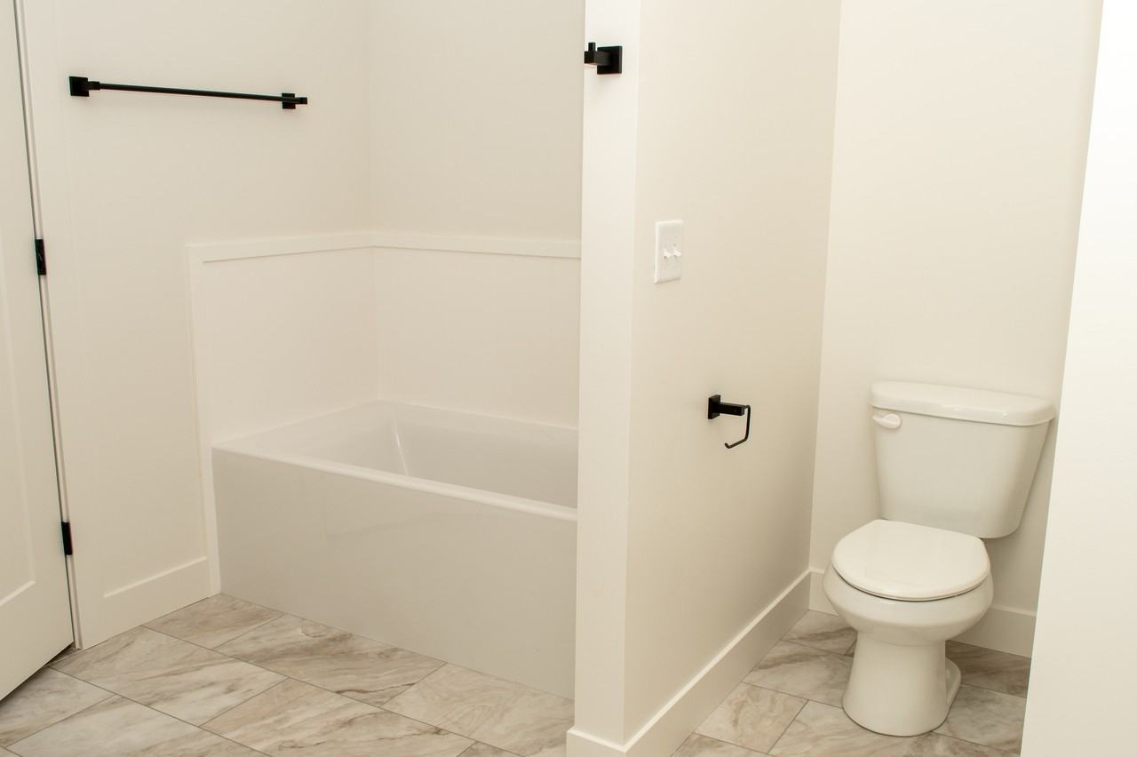 876 S 340 E #1 - Photo 7 of 27