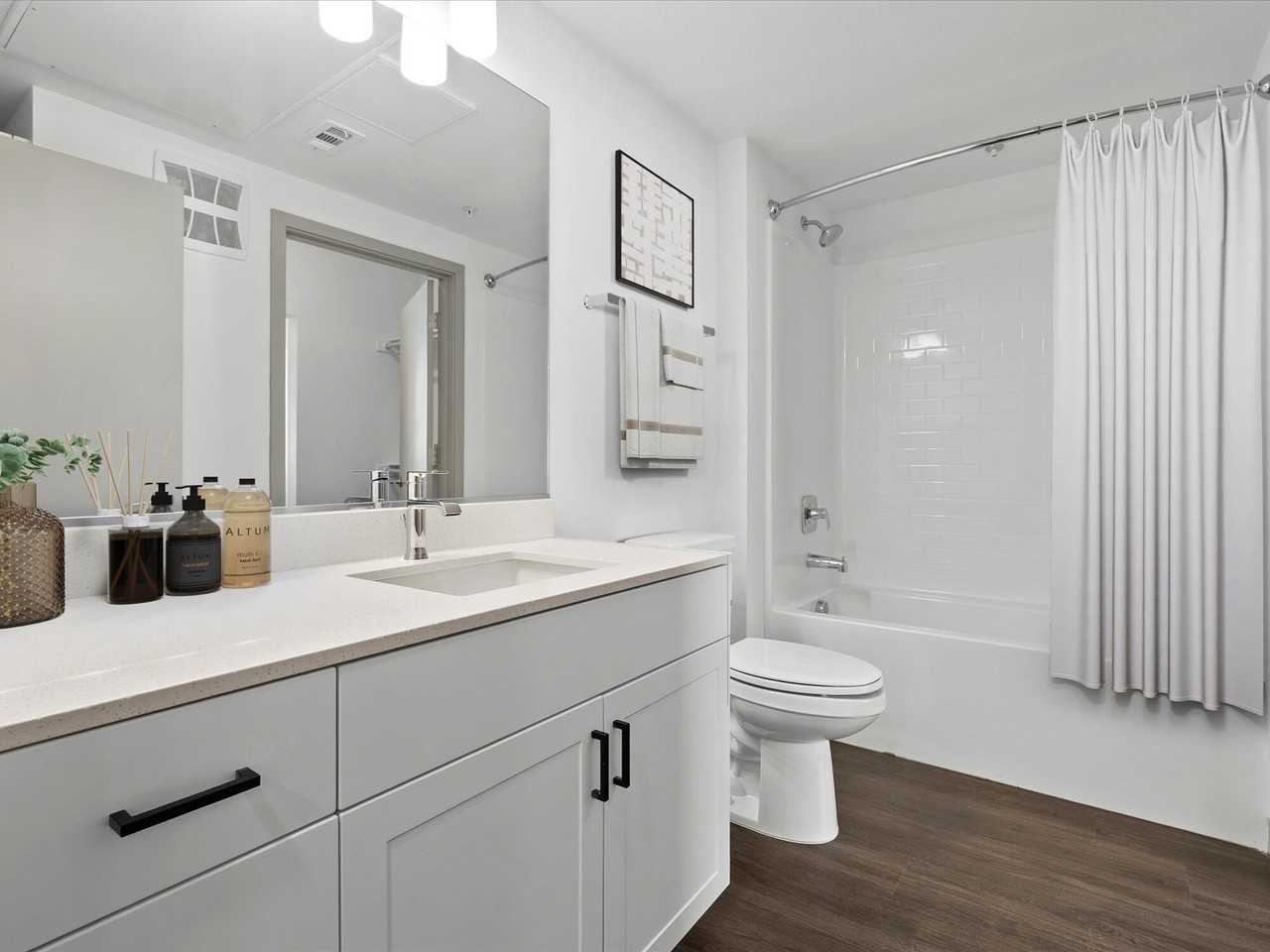 Pinyon Apartments - Photo 7 of 9