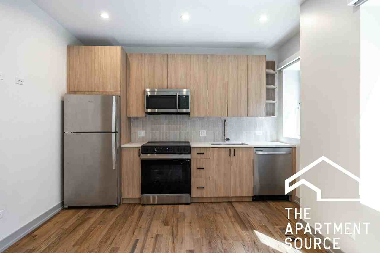 1339 West Estes Avenue, Unit 1 - Photo 3 of 23