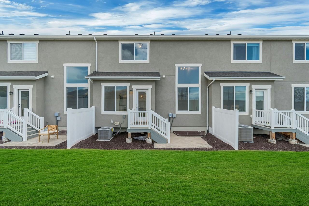 716 W 4500 S St. - Photo 3 of 23