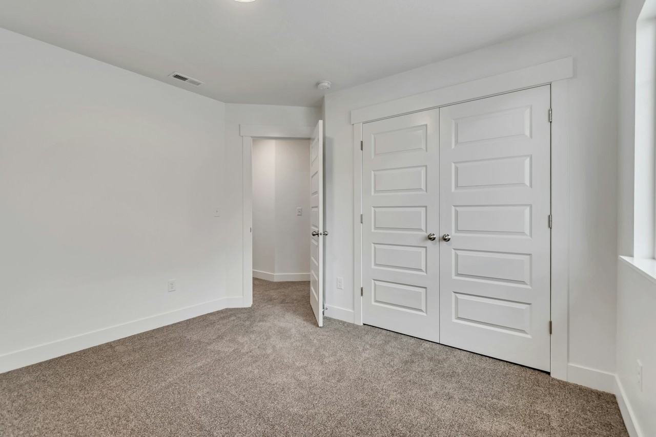 716 W 4500 S St. - Photo 6 of 23