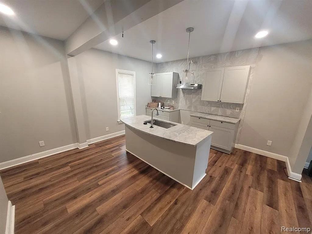 3459 Saint Clair Street - Photo 3 of 12