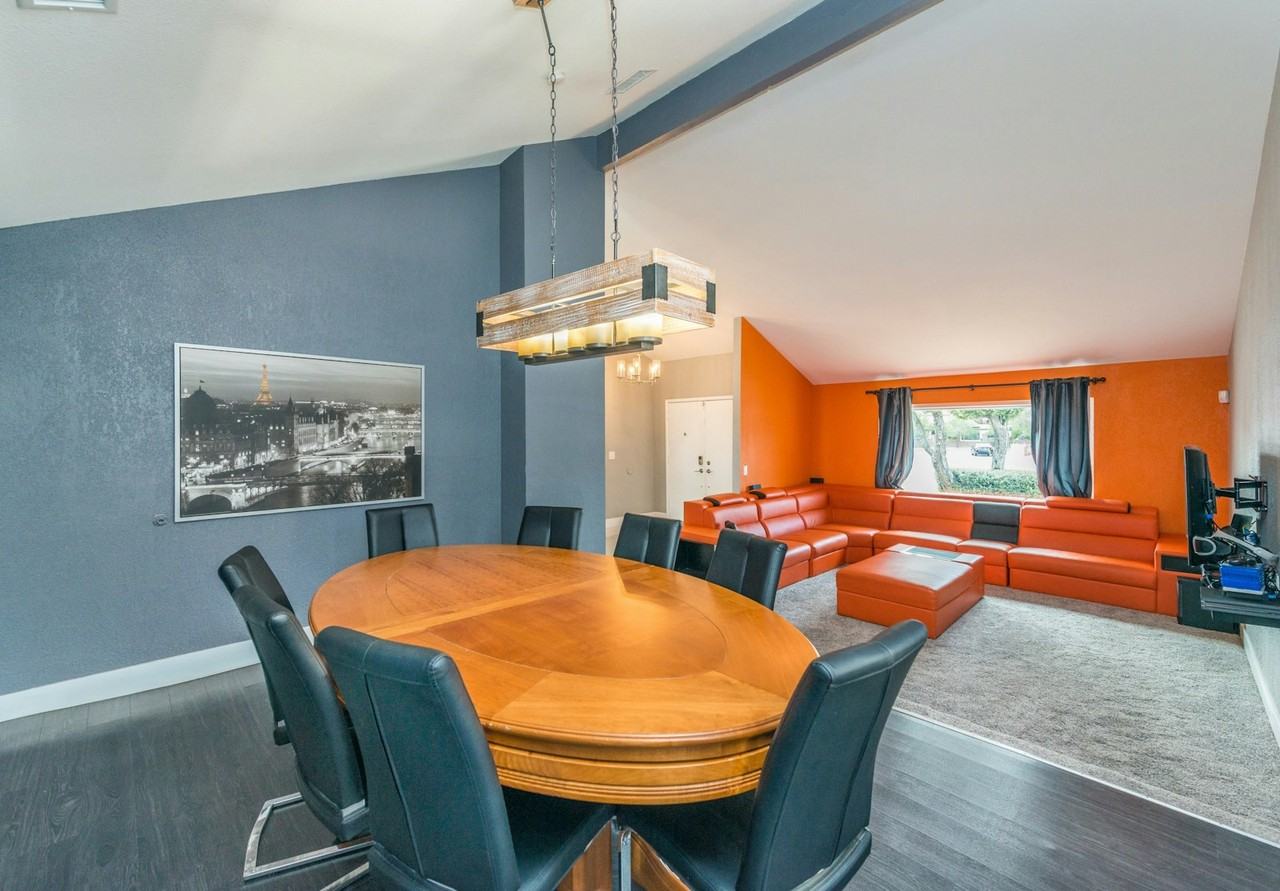 3954 Keystone Court - Photo 4 of 20