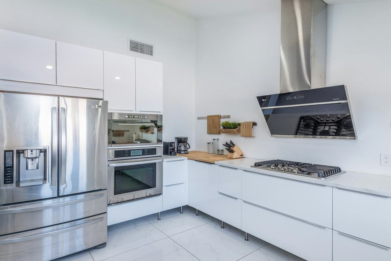 3954 Keystone Court - Photo 5 of 20