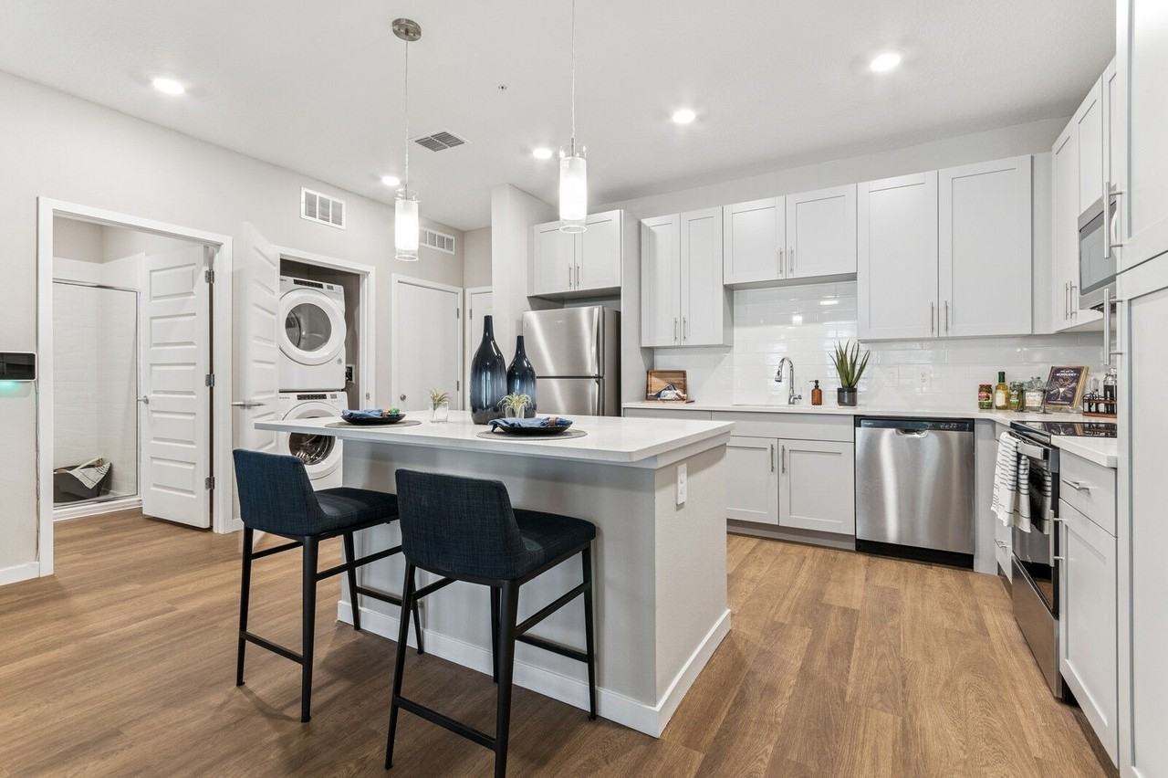 Ascend Crossroads - Photo 7 of 47