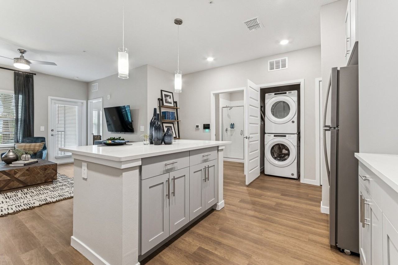 Ascend Crossroads - Photo 3 of 47