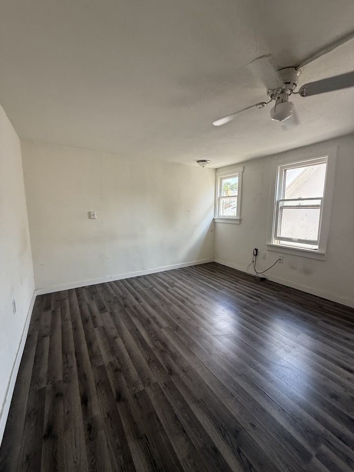 632 Howard Place - Photo 6 of 50