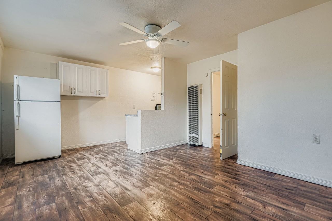 1129 Valley Manor Court UNIT A - Photo 2 of 12