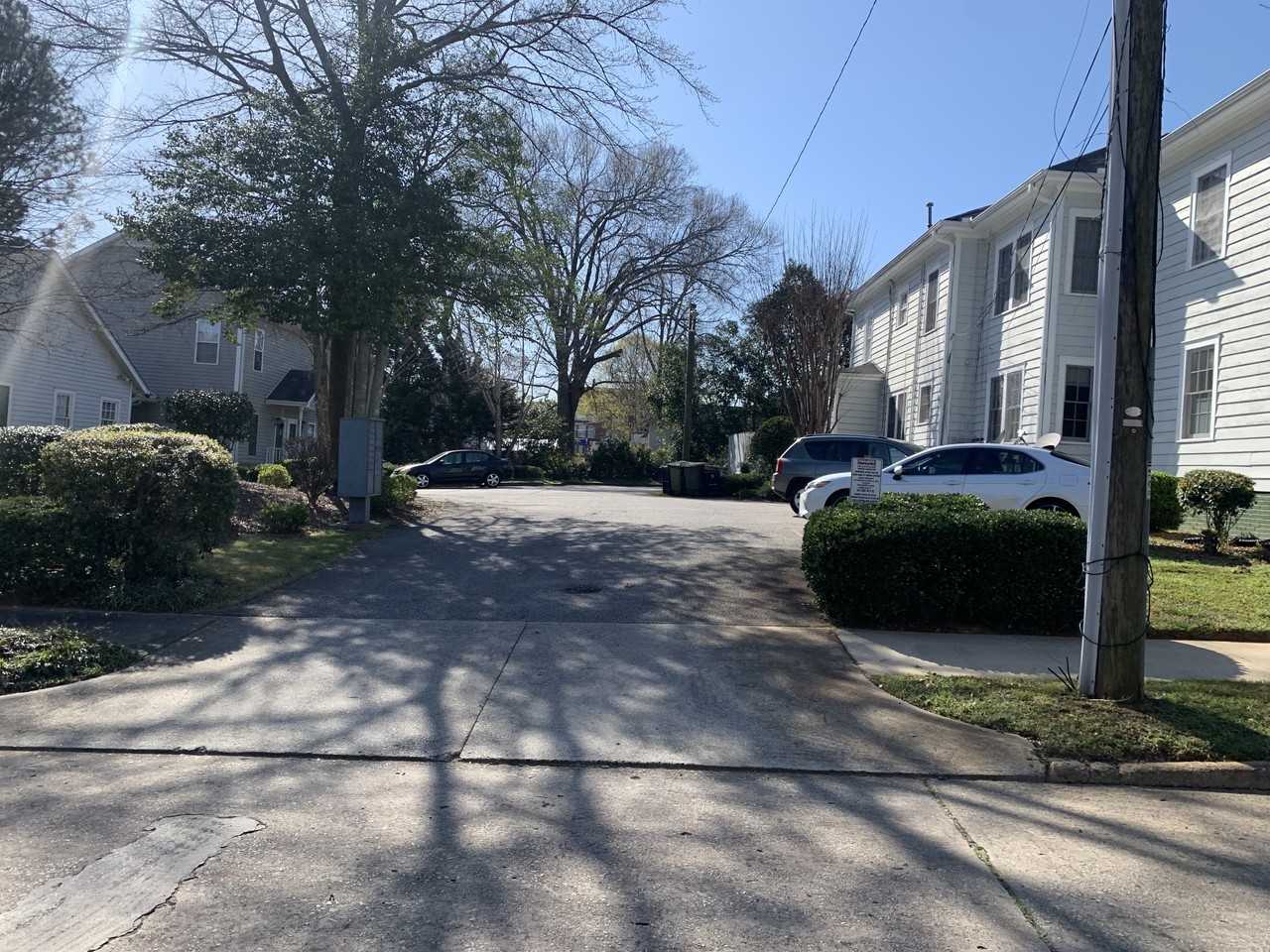 228 East Poplar Street - Photo 3 of 12