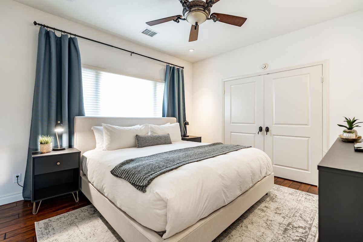 109 W Montecito Way - Photo 3 of 27