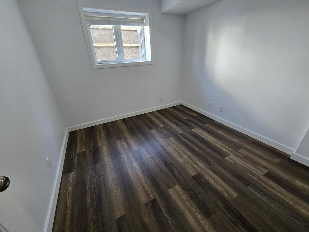 8511 78a St #B - Photo 6 of 9