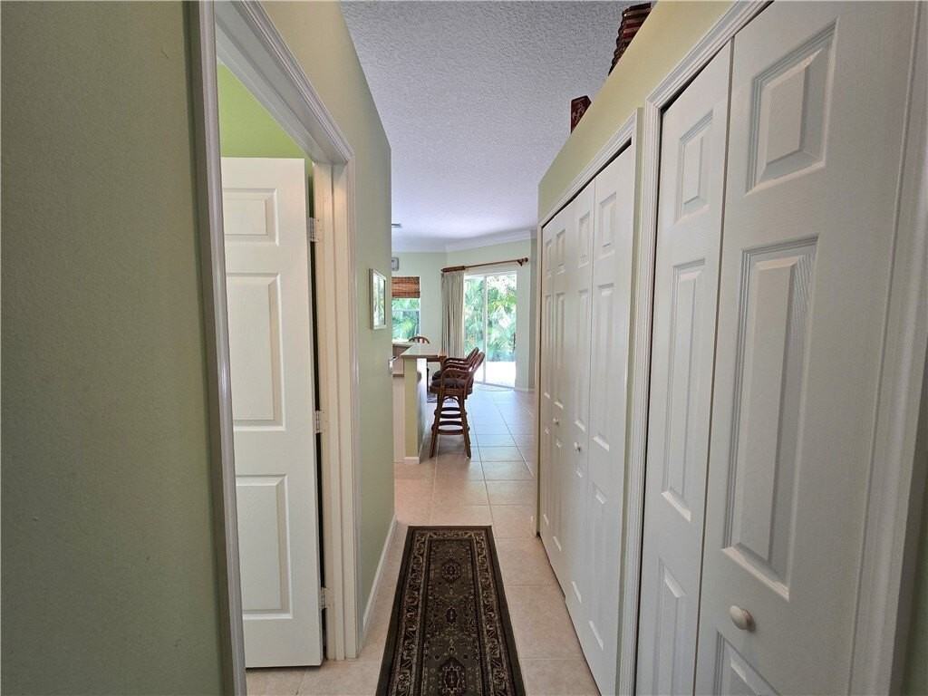 9535 W Maiden Ct - Photo 7 of 20