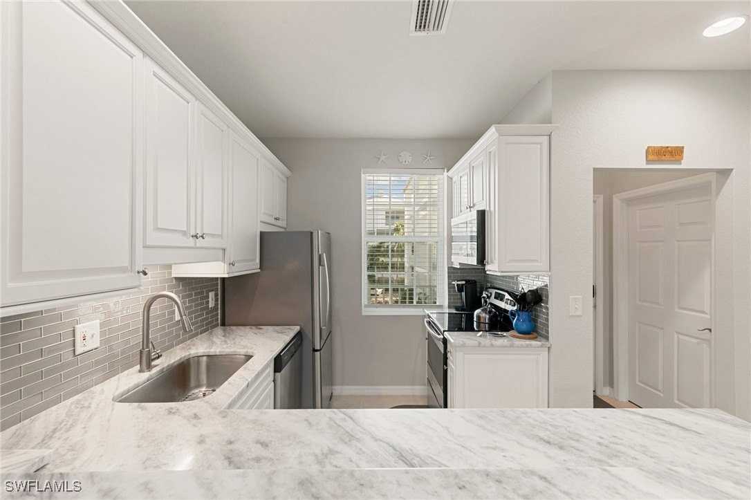 140 Palm Street - Photo 5 of 23