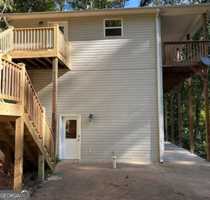 featured image of 104 Travelers Ln