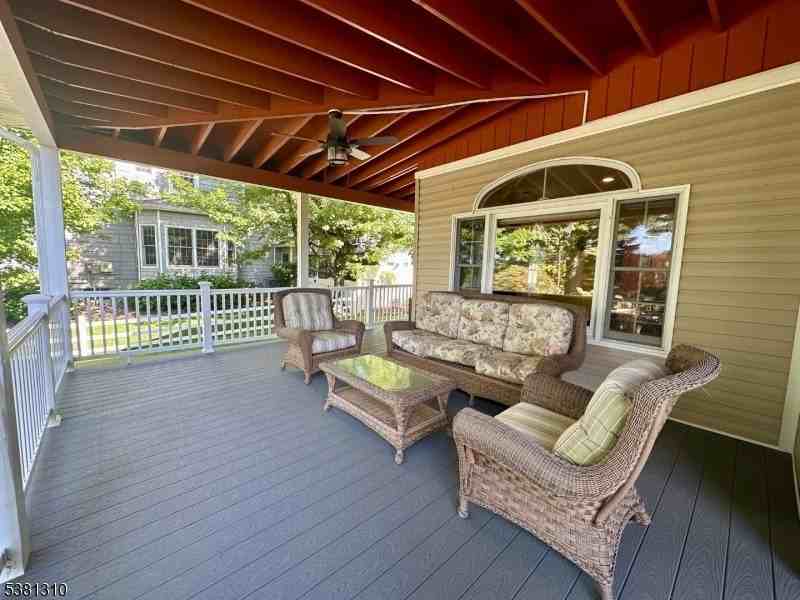 38 Totowa Rd - Photo 4 of 37