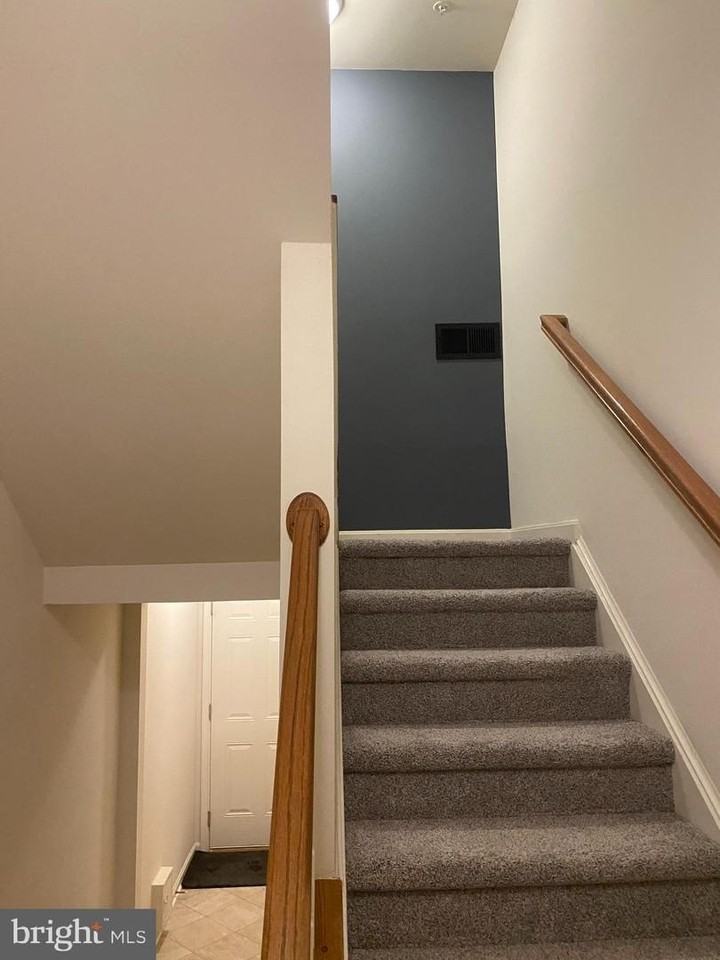 8049 Crescent Park Dr - Photo 6 of 45