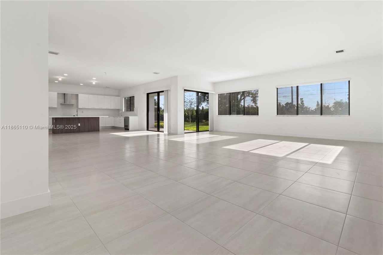 2391 Sw 123rd Ter - Photo 5 of 39