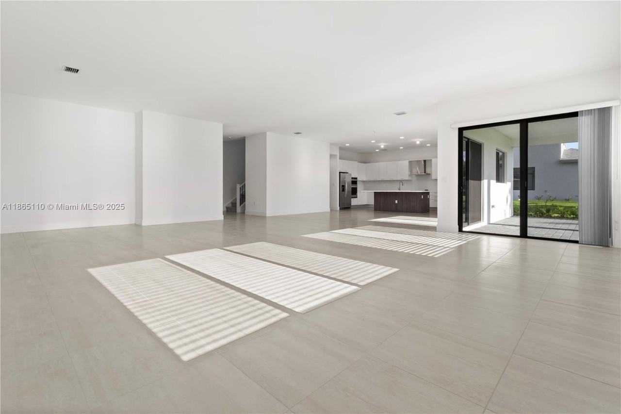 2391 Sw 123rd Ter - Photo 6 of 39