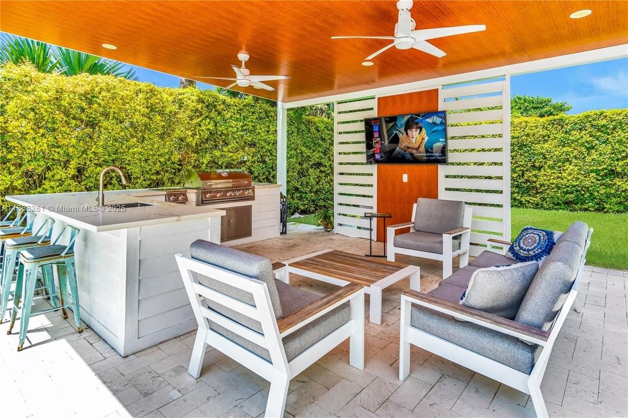 16550 Sw 77th Ct - Photo 6 of 47