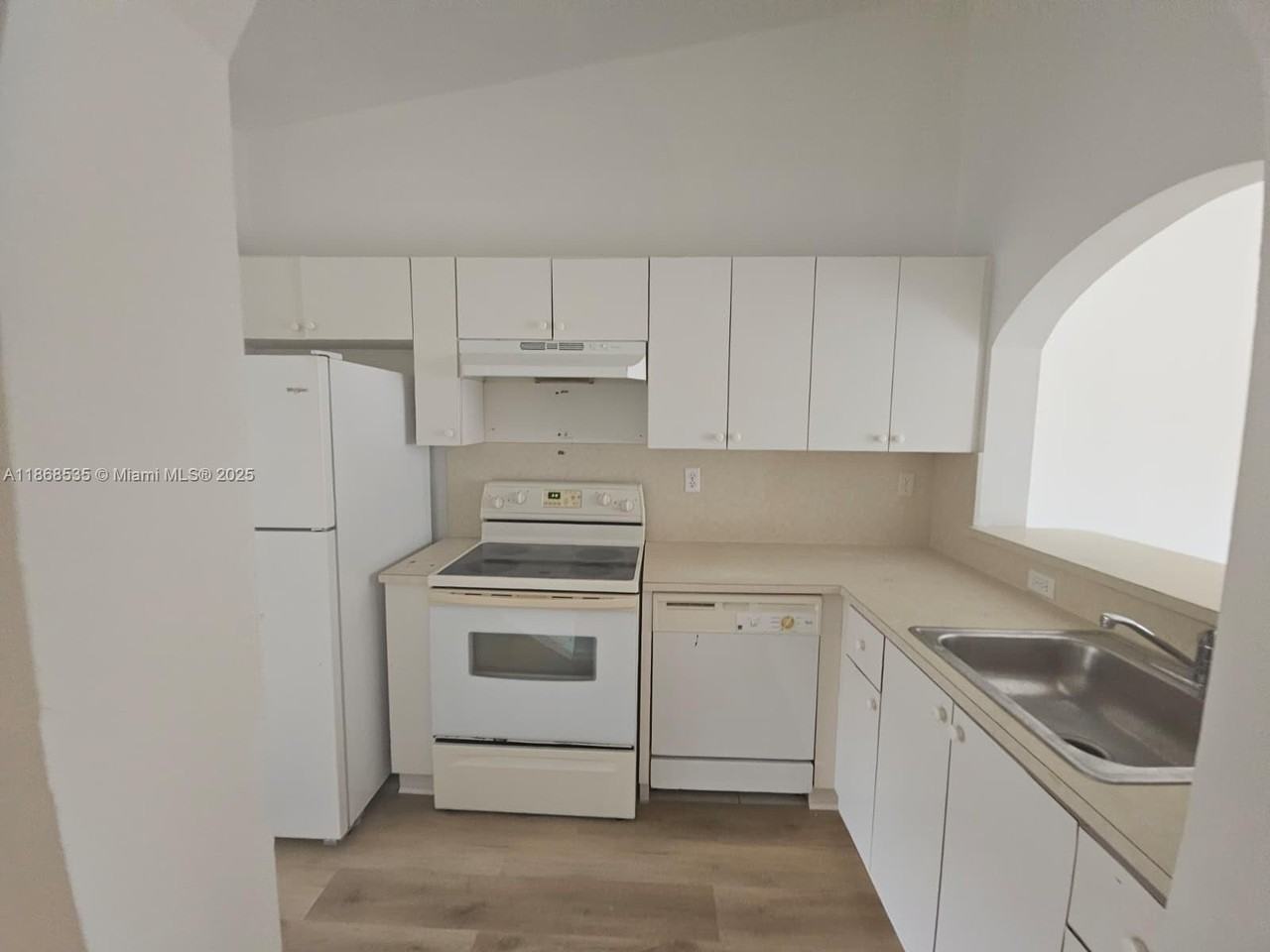 1241 Se 29th St #205-27 - Photo 4 of 10