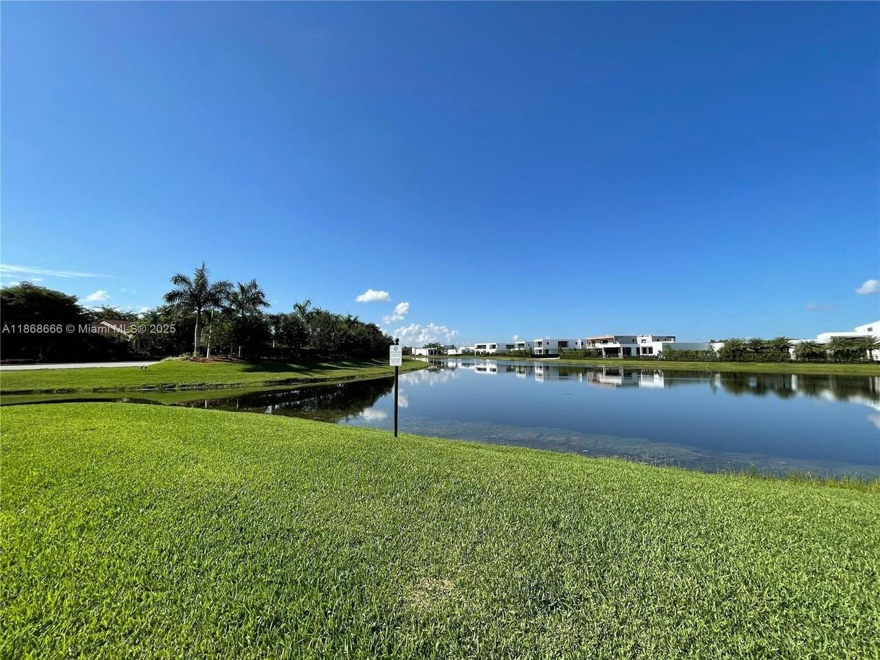 154 Riviera Circle #154 - Photo 7 of 30