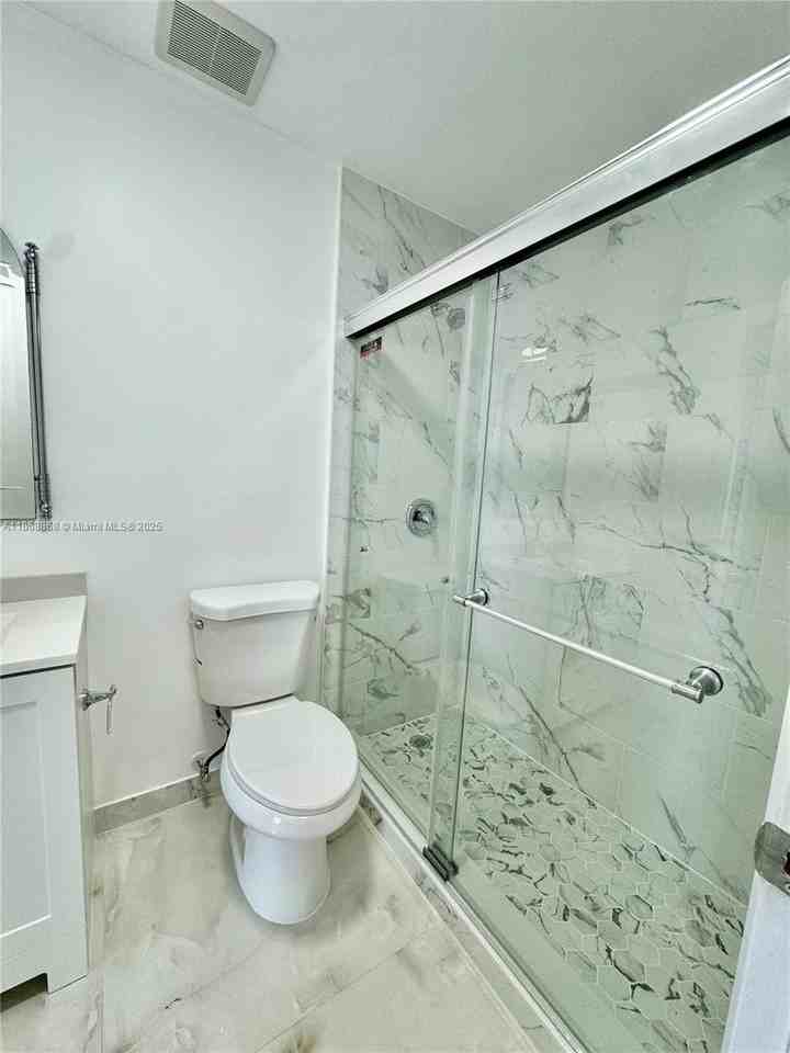 8335 Sw 10th Ter - Photo 6 of 10