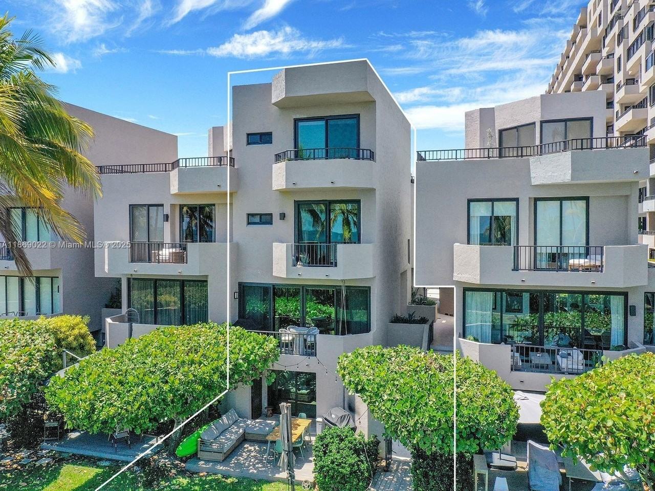 201 Crandon Blvd #176 - Photo 3 of 50