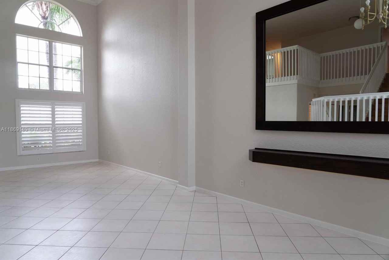 3547 Southwest 175th Avenue - Photo 4 of 25