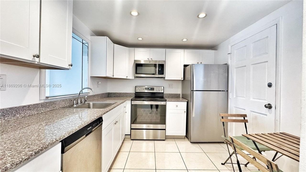 3750 Northeast 170th Street #208