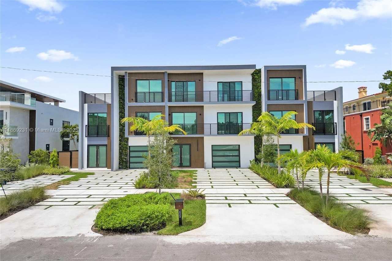 1825 Ne 26th Ave #C - Photo 4 of 50