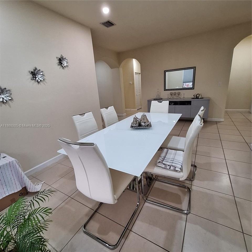 11845 Southwest 232nd Lane - Photo 4 of 50