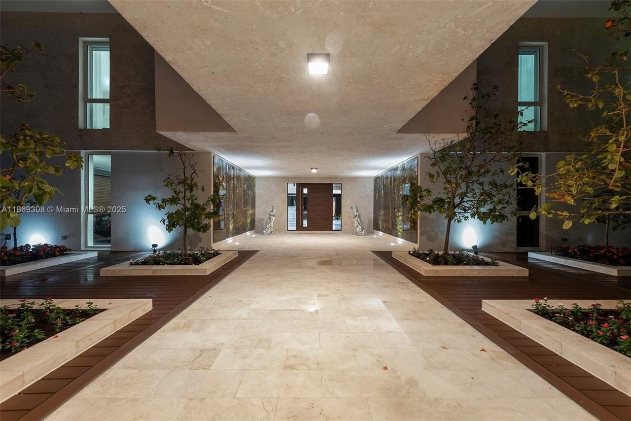 7450 Sw 102nd St - Photo 3 of 50