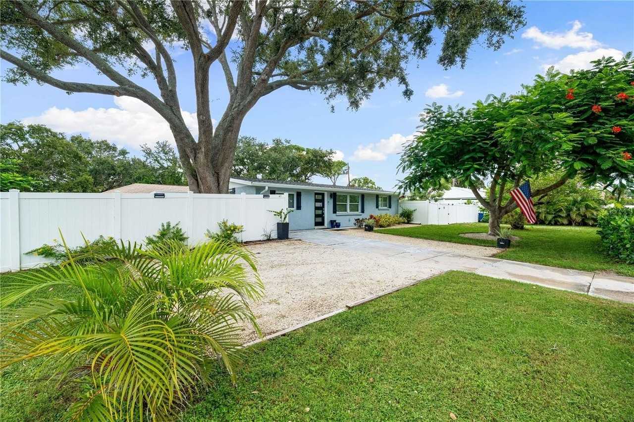 1911 Upper Beechwood Ave - Photo 3 of 46