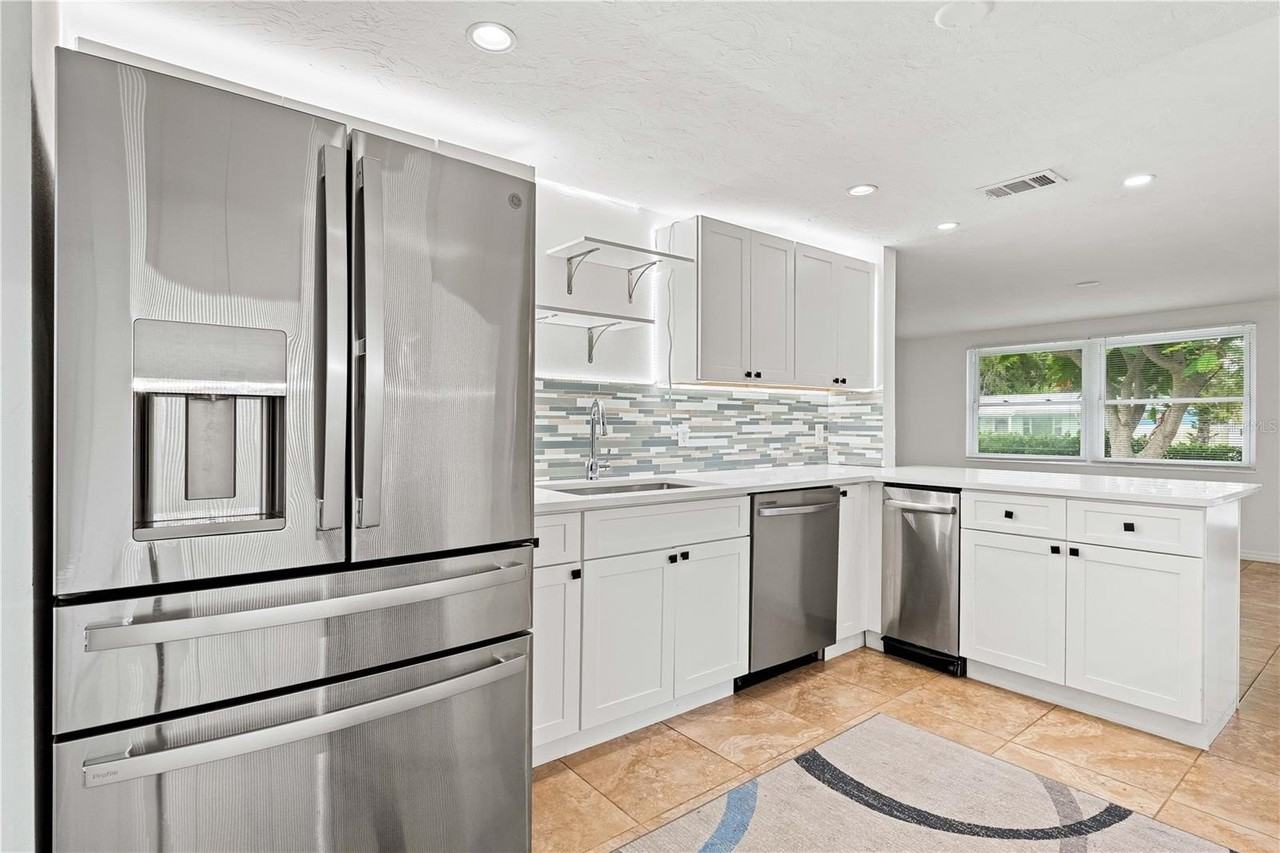 1911 Upper Beechwood Ave - Photo 6 of 46