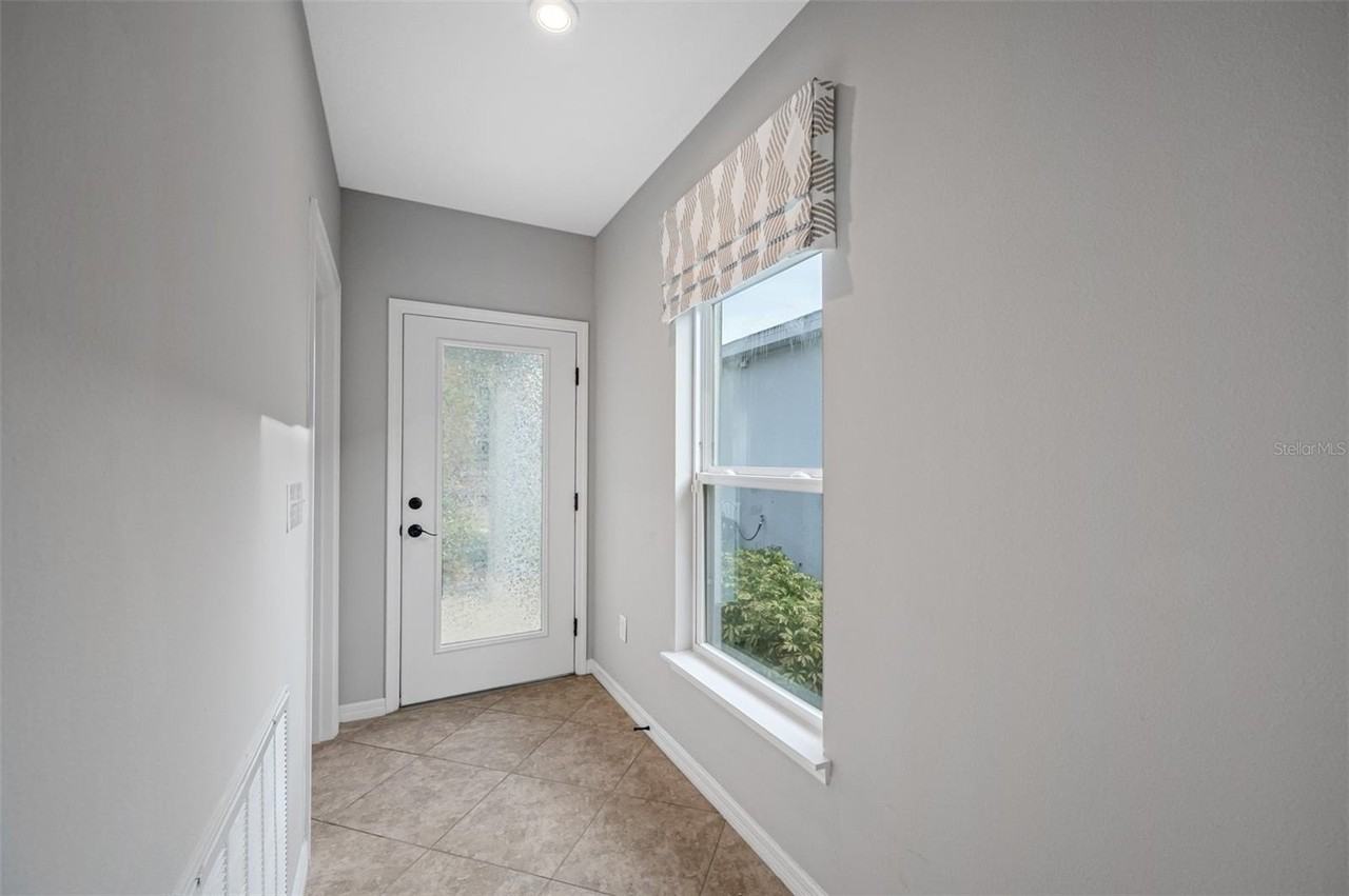 11230 High Noon Trl - Photo 4 of 40